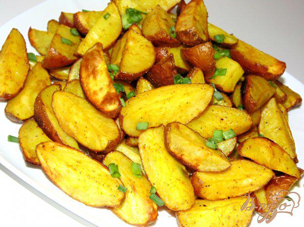 фото рецепта: Золотистый картофель дольками