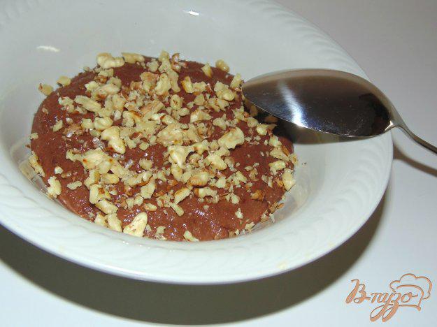 фото рецепта: Шоколадная манная каша с грецкими орехами