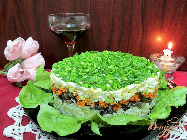 фото рецепта: Салат с маринованными опятами