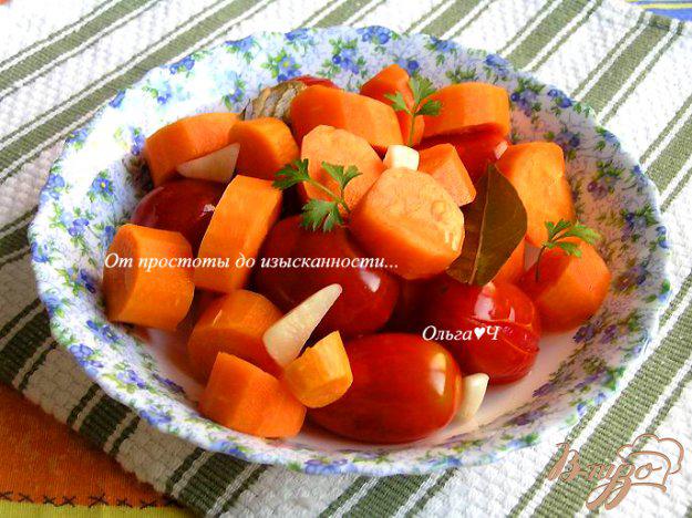 фото рецепта: Томаты, консервированные с морковью (без уксуса)