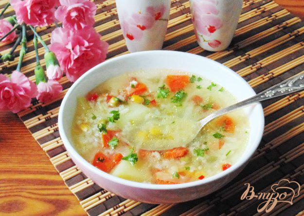 фото рецепта: Овощной суп с кукурузой и зеленым горошком