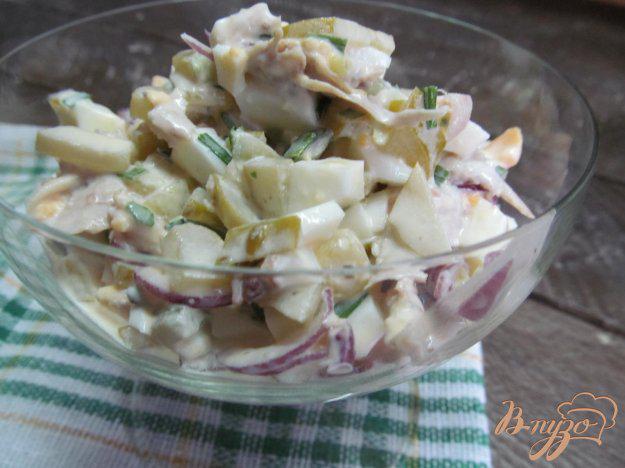 фото рецепта: Салат из курицы соленого и свежего огурцов