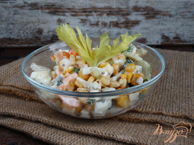 фото рецепта: Салат с кукурузой и сельдереем