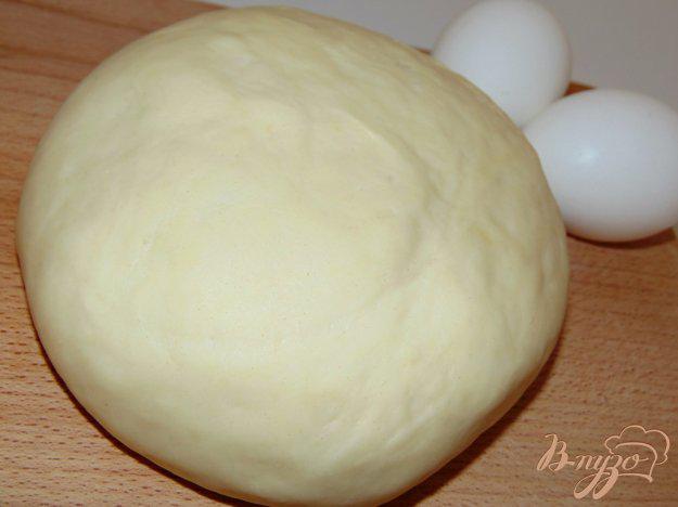 фото рецепта: Тесто для пельменей и вареников на куриных яйцах