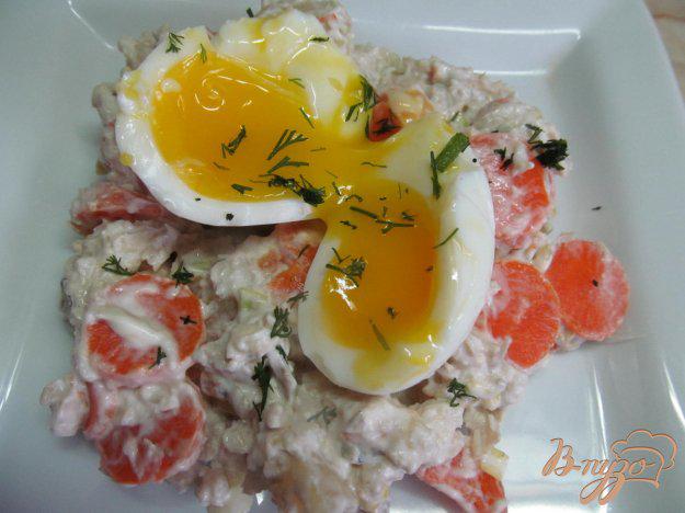 фото рецепта: Салат из отваренной рыбы с картофелем и морковью