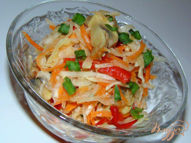 фото рецепта: Салат из маринованых овощей и шампиньонов