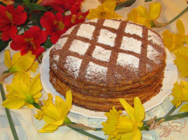 фото рецепта: Блинный торт с вареной сгущенкой