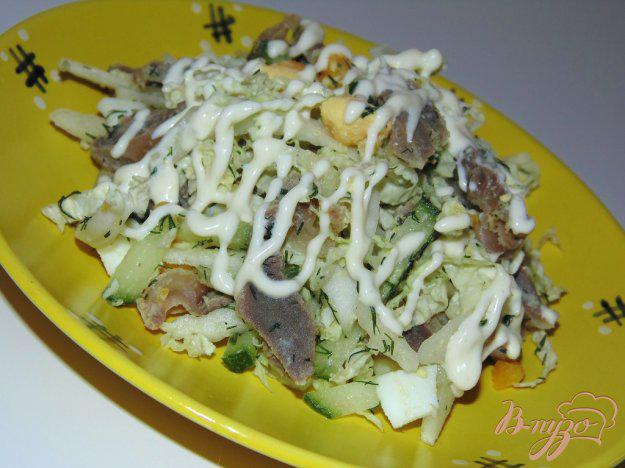фото рецепта: Салат из пекинской капусты с куриными желудочками