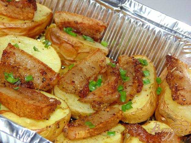 фото рецепта: Картофель запеченный с салом в фольге