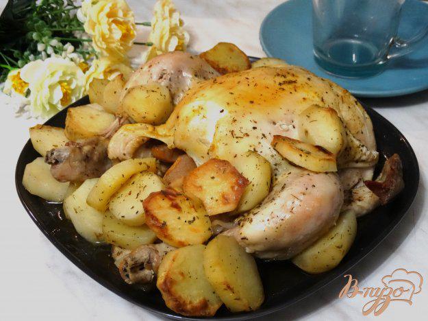 фото рецепта: Курица запеченная с айвой и картофелем