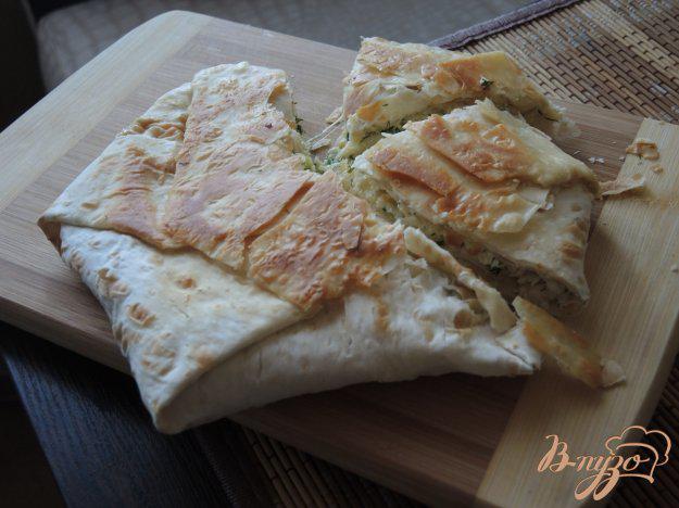 фото рецепта: Быстрый слоёный сырный пирог в мультиварке