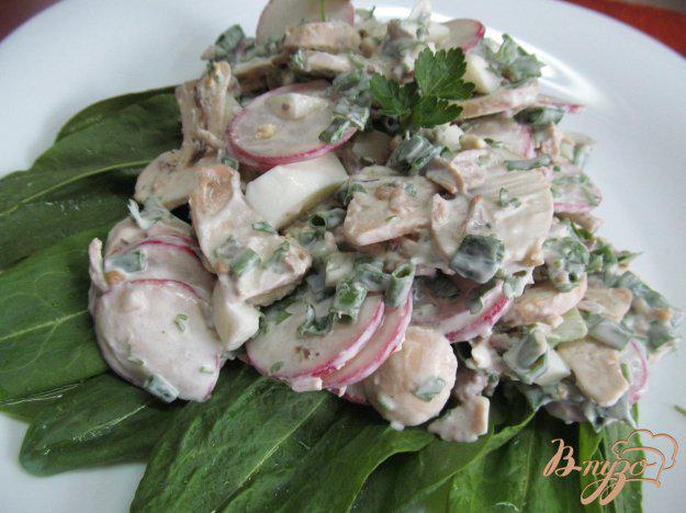 фото рецепта: Салат из мяса с редькой и шампиньоном