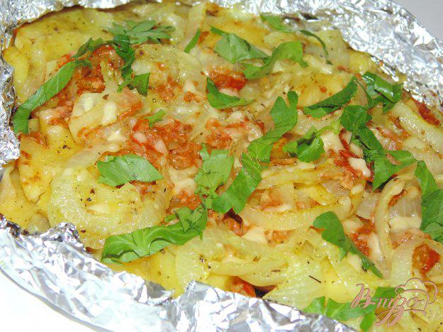фото рецепта: Картофель с аджикой и сыром в фольге