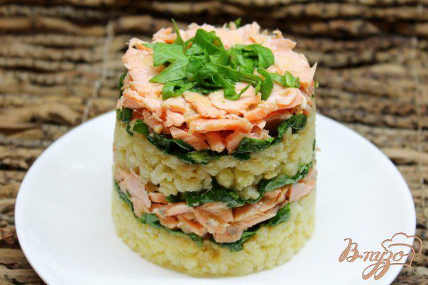фото рецепта: Слоеный салат с красной рыбой и картофелем