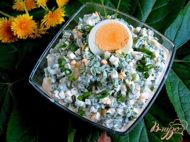 фото рецепта: Салат из зелёного лука с яйцом