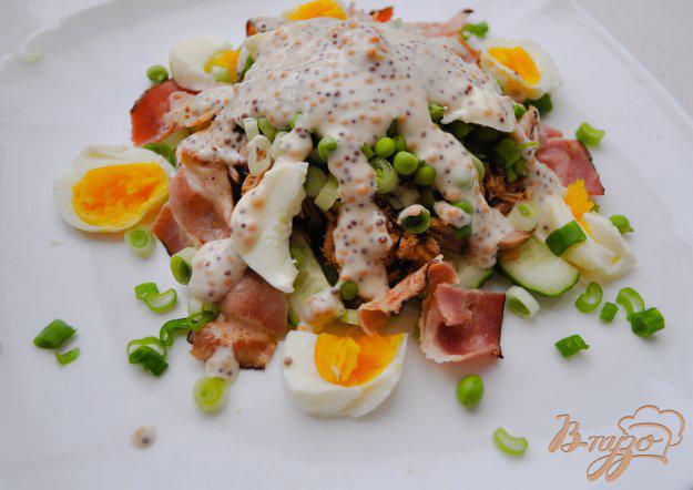 фото рецепта: Салат с бужениной,  беконом и молодым горошком