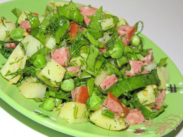 фото рецепта: Картофельный салат со шпинатом и копченой колбасой