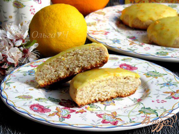 фото рецепта: Лимонные сконы с миндалем в апельсиновой глазури