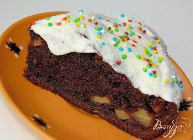 фото рецепта: Шоколадный пирог с яблоками на сметанном тесте