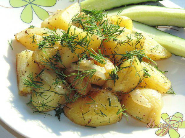 фото рецепта: Молодой картофель с луком и греческими травами в рукаве