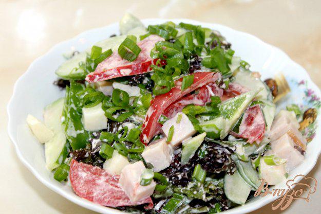 фото рецепта: Салат с свиным балыком, овощами и моцареллой