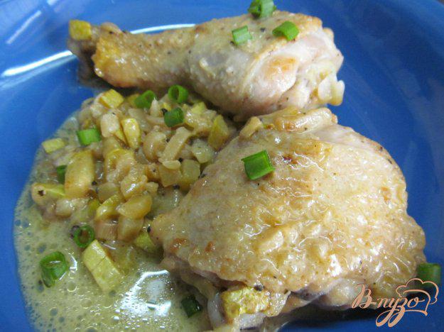 фото рецепта: Курица под кабачковым соусом