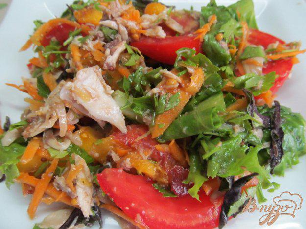 фото рецепта: Салат из помидора с персиком и куриным мясом