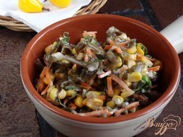 фото рецепта: Салат с морской капустой и кукурузой