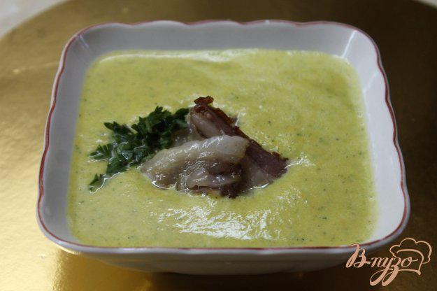 фото рецепта: Крем - суп из кабачка с беконом