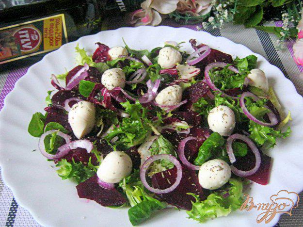 фото рецепта: Свекольный салат с мини-моцареллой