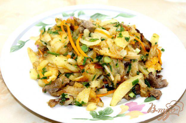 фото рецепта: Жаренный картофель с овощами и уткой