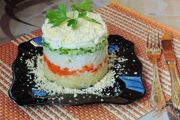 фото рецепта: Салат с редькой дайкон и яйцом