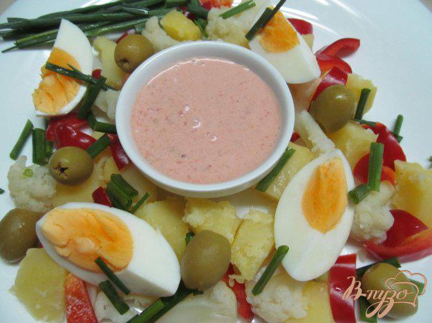 фото рецепта: Теплый салат из картофеля и цветной капусты