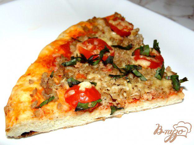 фото рецепта: Пицца с фаршем и помидорами черри