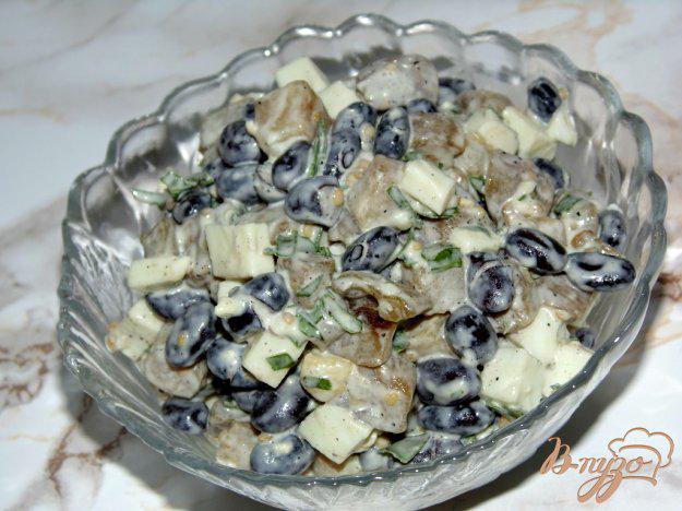 фото рецепта: Острый салат из баклажана с черной фасолью