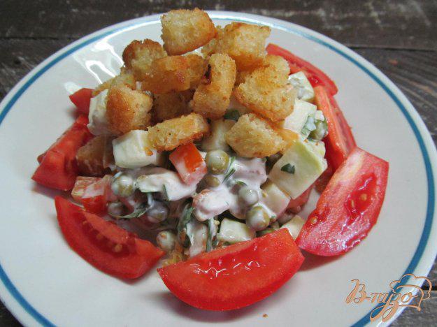 фото рецепта: Салат с маринованным кабачком