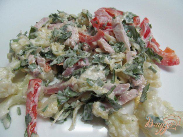 фото рецепта: Салат из цветной капустой с перцем и ветчиной