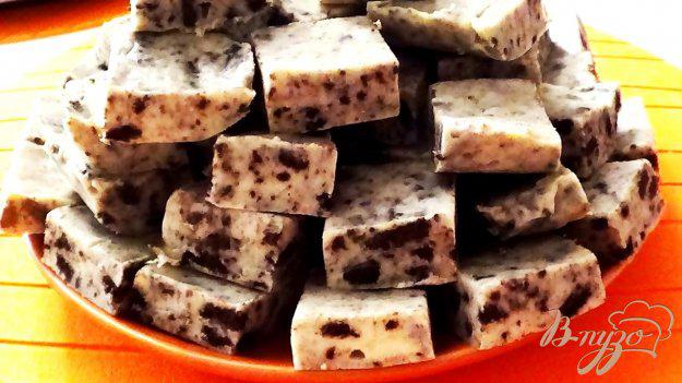 фото рецепта: Шоколадные квадратики с печеньем Oreo