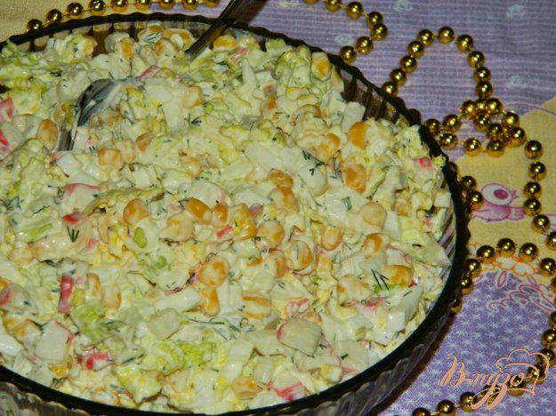 фото рецепта: Салат с кукурузой и пекинской капустой