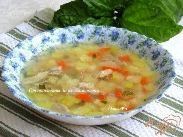 фото рецепта: Куриный суп с кабачком и зеленым горошком