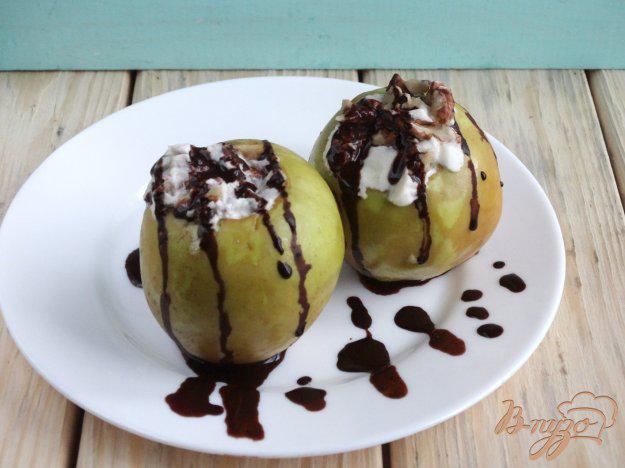 фото рецепта: Яблоки фаршированные творогом и грецкими орехами