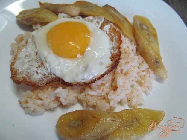 фото рецепта: Рис с бананом и яйцом