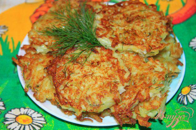 фото рецепта: Картофельные драники с луком и зеленью