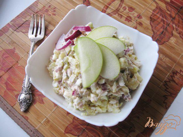фото рецепта: Салат с курицей и яблоком