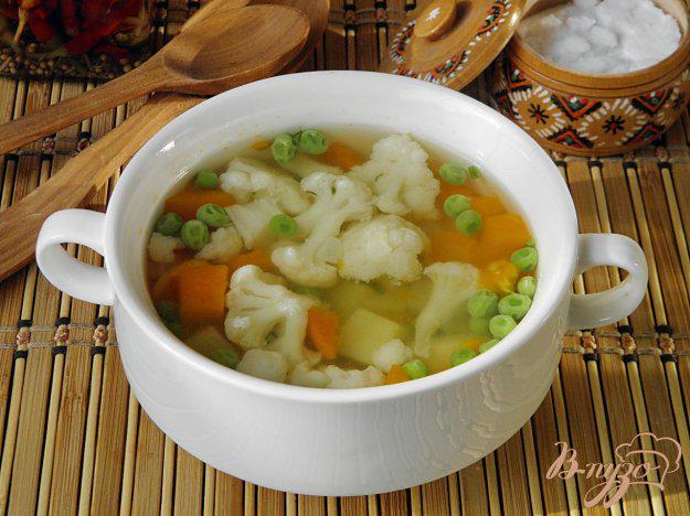 фото рецепта: Суп овощной с горошком и цветной капустой