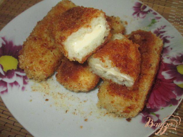 фото рецепта: Картофельные палочки с плавленым сыром.