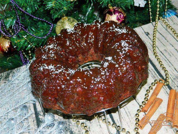 фото рецепта: Праздничный кекс с вишней и орехами