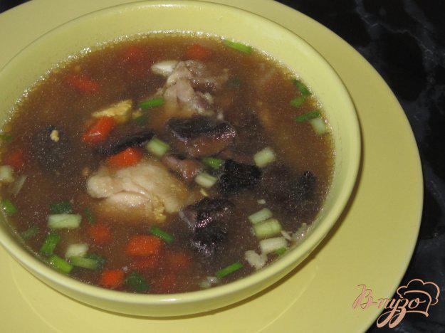 фото рецепта: Куриный суп с яйцом и лесными грибами