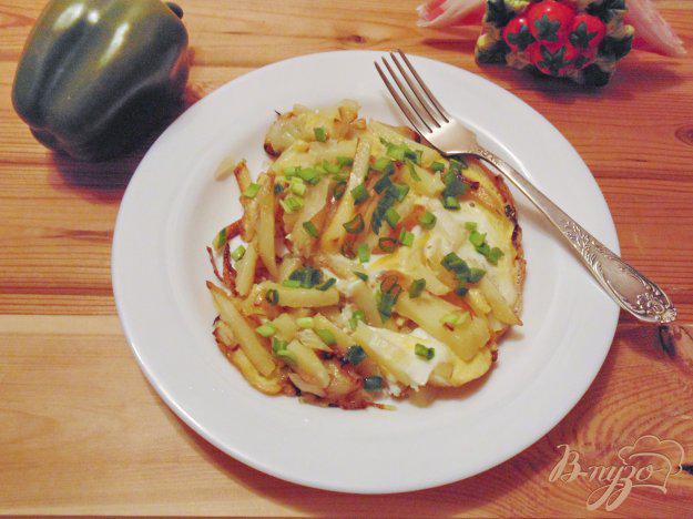 фото рецепта: Картофель жареный с луком и яйцами