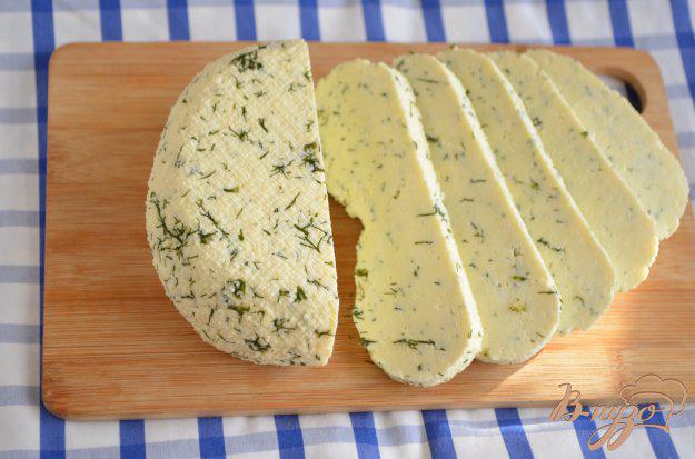 фото рецепта: Сыр домашний с укропом